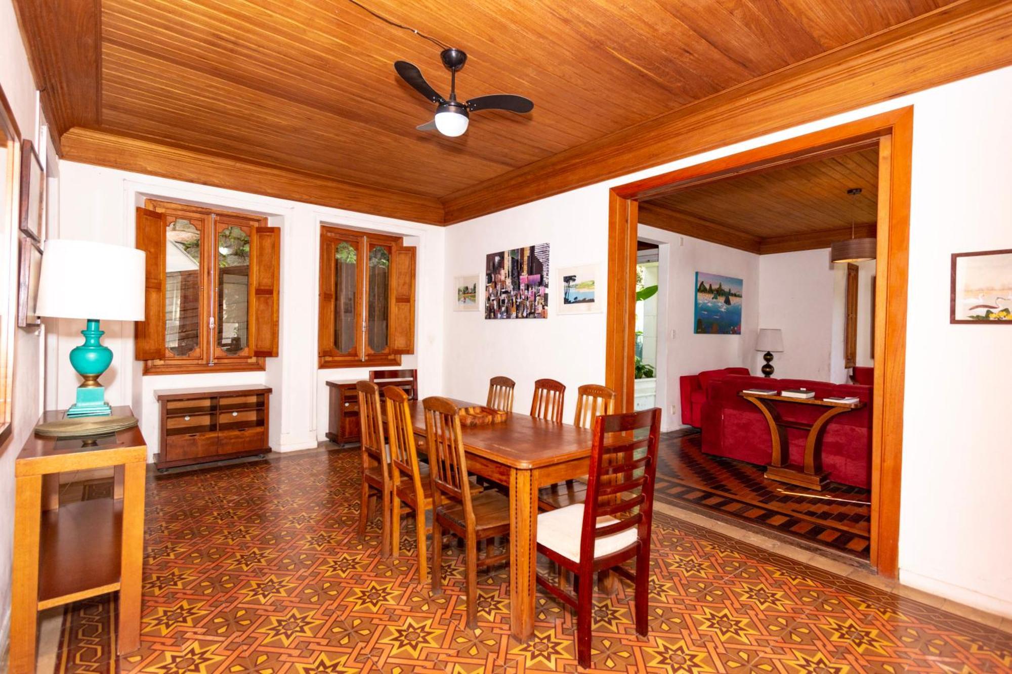 Villa St Teresa Do Porto: Harboursidevilla-seaviews-pool-bbq-starlink-6bedrm