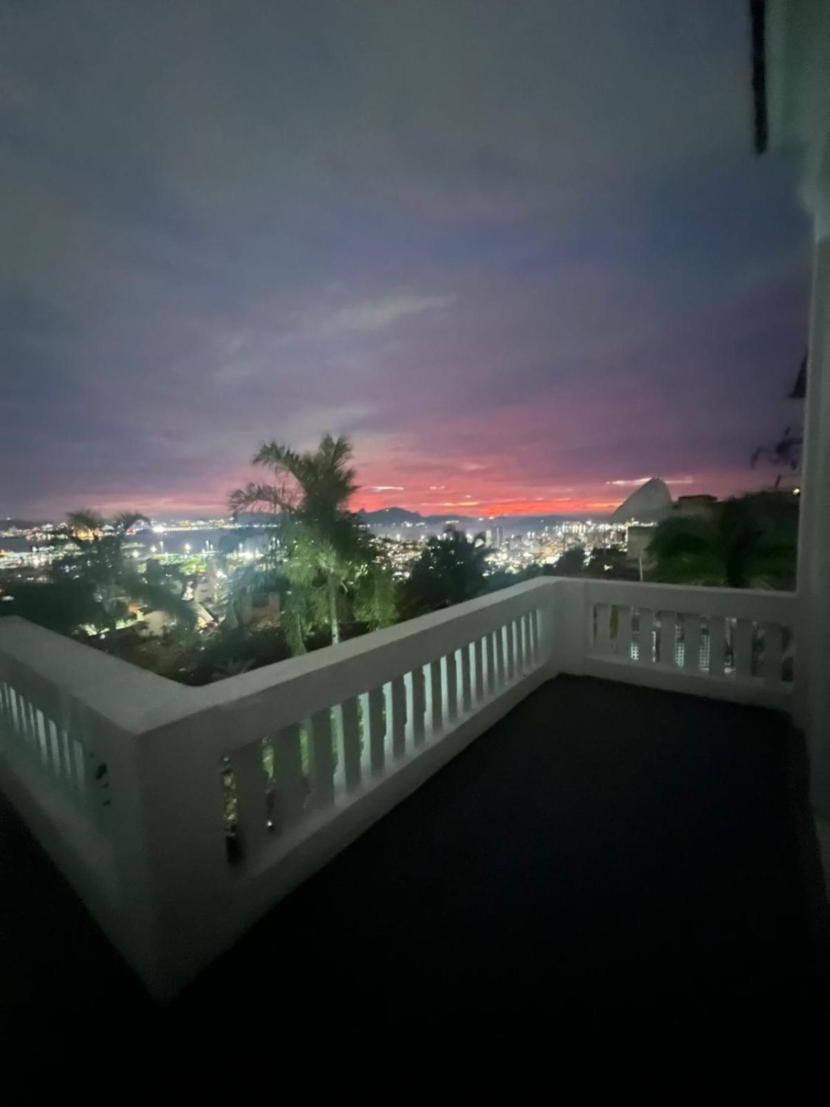 St Teresa Do Porto: Harboursidevilla-seaviews-pool-bbq-starlink-6bedrm * Río de Janeiro
